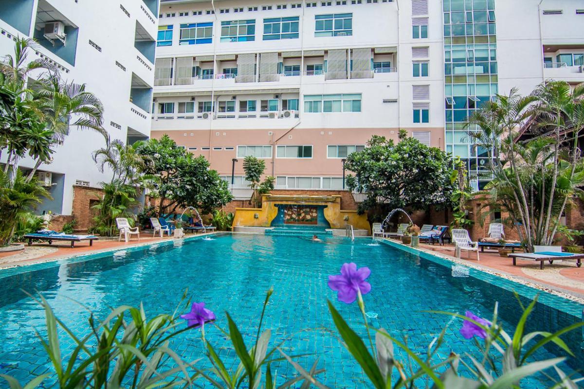 Sutus Court 7 Hotel Pattaya ภายนอก รูปภาพ