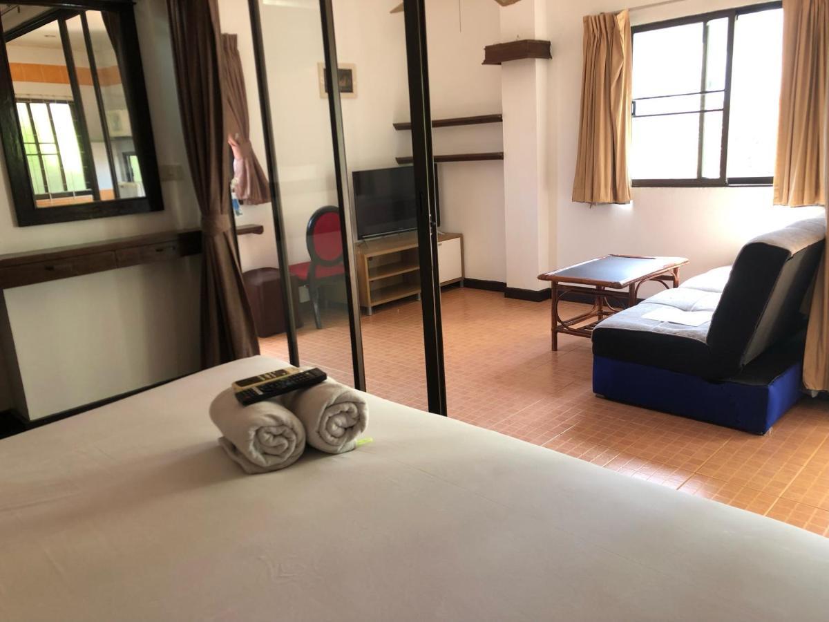 Sutus Court 7 Hotel Pattaya ภายนอก รูปภาพ